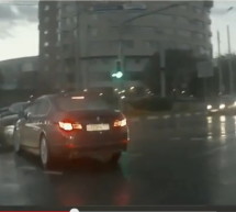 <!--:it-->UNA MACCHINA FANTASMA COMPARE NEL TRAFFICO RUSSO<!--:--><!--:en-->A GHOST MACHINE IN THE RUSSIAN TRAFFIC<!--:-->