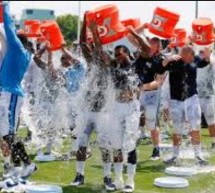 <!--:it-->ICE BUCKET CHALLENGE IN SARDEGNA, LA DOCCIA GELATA DI FIORELLO E DEL CAGLIARI CALCIO<!--:--><!--:en-->ICE BUCKET CHALLENGE IN SARDINIA, THE COLD SHOWER FIORELLO AND CAGLIARI CALCIO<!--:-->